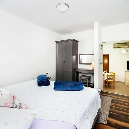 Apartman Karmen *