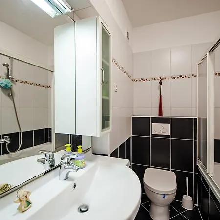 Apartman Karmen *