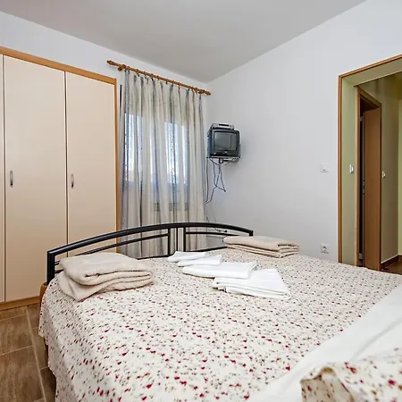 Apartman Karmen *