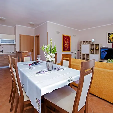 Apartament Karmen