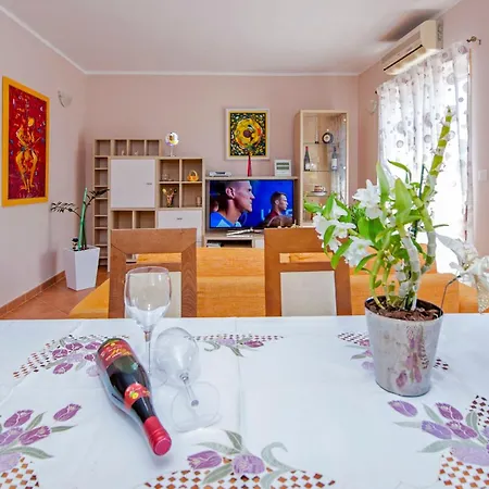 Apartment Karmen *
